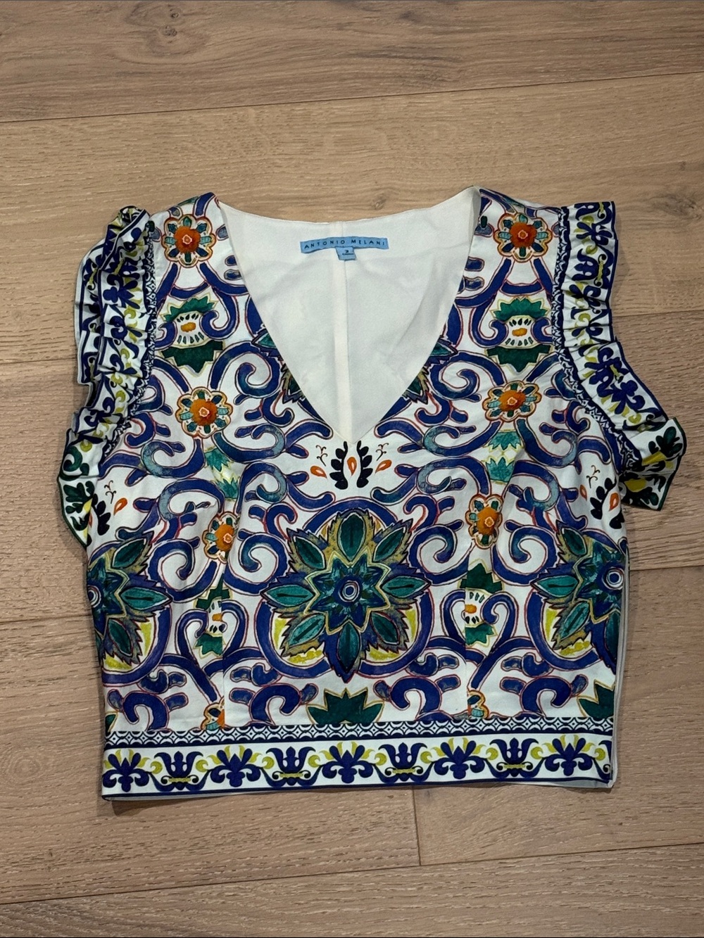 ANTONIO MELANI White Floral Mosaic V-Neck Crop Top with Blue & Green Accents